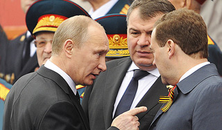 Путин ответил на шутку про Сердюкова Путин ответил на шутку про Сердюкова