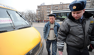 Полицейские атаковали маршрутку Полицейские атаковали маршрутку