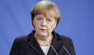 Меркель просит деньги для Греции Меркель просит деньги для Греции