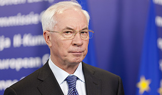 Азаров вернулся на пост премьера Украины Азаров вернулся на пост премьера Украины