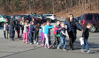 Дети рассказали о бойне в школе США Дети рассказали о бойне в школе США