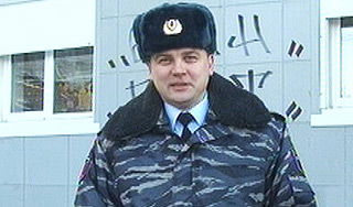 Полицейский вернул потерявшему 900 тысяч Полицейский вернул потерявшему 900 тысяч