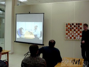 Двое сильных шахматистов устроили показательный поединок