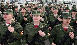 Россиянок хотят отправлять в армию Россиянок хотят отправлять в армию