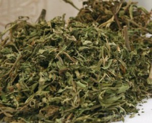 Полицейского и его подельников наказали за наркоторговлю