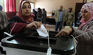 Египтяне проголосовали за новую конституцию Египтяне проголосовали за новую конституцию