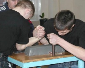 Брянские армрестлеры вернулись из Москвы с медалями