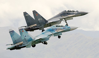 Шойгу решил перекрасить военные самолеты Шойгу решил перекрасить военные самолеты