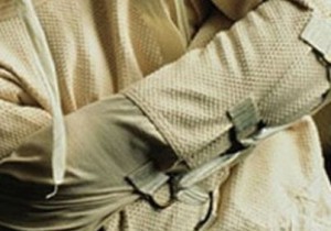 Изрезавший пенсионера псих отправится на лечение