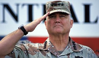 Умер командовавший "Бурей в пустыне" Умер командовавший "Бурей в пустыне"