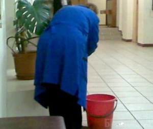 Уборщица устроила дебош в брянской гимназии