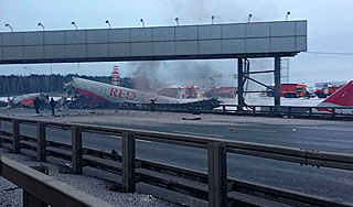 Ту-204 разбился на Киевском шоссе Ту-204 разбился на Киевском шоссе