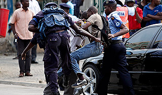 Людей затоптали на стадионе в Новый год Людей затоптали на стадионе в Новый год