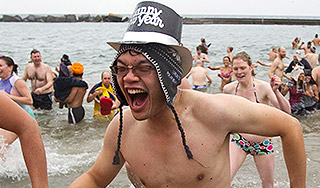 Голландцы устроили новогодний заплыв Голландцы устроили новогодний заплыв