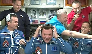 Путин поздравил православных с Рождеством Путин поздравил православных с Рождеством