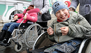 Церковь просит отдать ей сирот-инвалидов Церковь просит отдать ей сирот-инвалидов