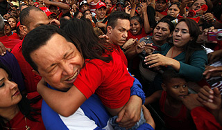 Больного Чавеса поддержали митингом Больного Чавеса поддержали митингом