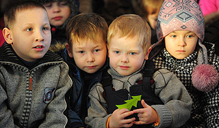 Усыновленные дети уедут в США Усыновленные дети уедут в США