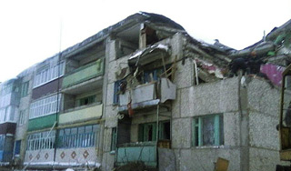 В Чувашии взрыв разрушил жилой дом В Чувашии взрыв разрушил жилой дом