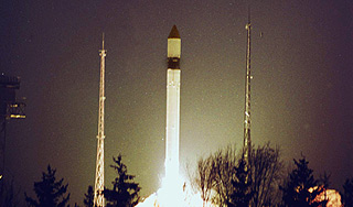 Россия запустила три военных спутника Россия запустила три военных спутника