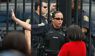 Американские стрелки атакуют колледжи Американские стрелки атакуют колледжи