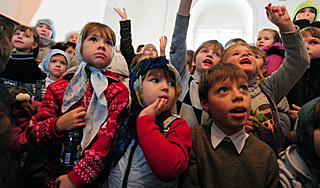 В России появится агентство по сиротам В России появится агентство по сиротам