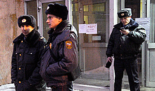 Мужчина захватил заложников в больнице Мужчина захватил заложников в больнице