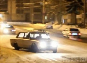 В центре Брянска устроили ночные гонки