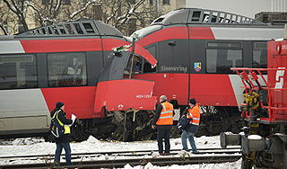 В Вене столкнулись пригородные поезда В Вене столкнулись пригородные поезда