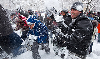В Бельгии ввели штраф за бросание снежками В Бельгии ввели штраф за бросание снежками