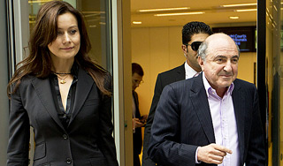 Подруга требует с Березовского $8 млн Подруга требует с Березовского $8 млн