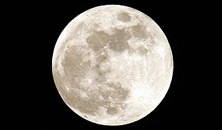 Россия испытает буровую установку на Луне Россия испытает буровую установку на Луне