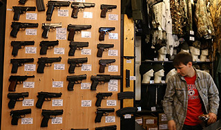 Пистолеты для самообороны не разрешили Пистолеты для самообороны не разрешили