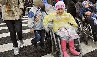 За усыновление заплатят 100 тысяч рублей За усыновление заплатят 100 тысяч рублей