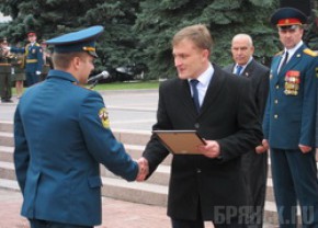 Брянским пожарным вручили новую технику