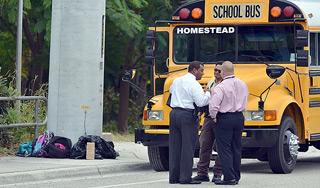 В США пенсионер устроил стрельбу в автобусе В США пенсионер устроил стрельбу в автобусе