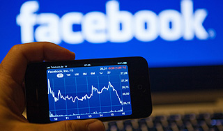 Чистая прибыль Facebook упала на 95% Чистая прибыль Facebook упала на 95%