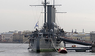 Крейсер "Аврора" отправят на ремонт Крейсер "Аврора" отправят на ремонт