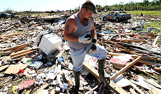 В США торнадо разрушило десятки зданий В США торнадо разрушило десятки зданий