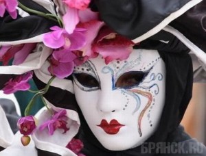 Влюбленных пригласили на венецианскую вечеринку