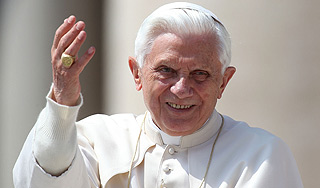 Папа Римский уйдет в женский монастырь Папа Римский уйдет в женский монастырь