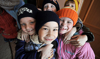 Усыновителям инвалидов заплатят 100 тысяч Усыновителям инвалидов заплатят 100 тысяч