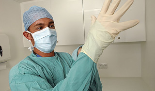 Пьяный судмедэксперт устроил стрельбу Пьяный судмедэксперт устроил стрельбу