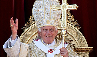 Папа Римский просит молитв Папа Римский просит молитв