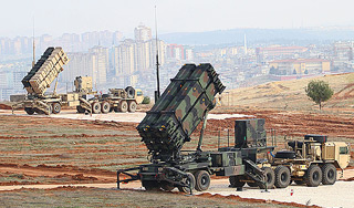 НАТО: Patriot в Турции не угрожают Сирии НАТО: Patriot в Турции не угрожают Сирии