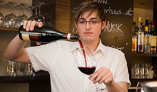 Красное вино предотвращает потерю слуха Красное вино предотвращает потерю слуха