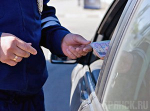 Водитель оклеветал автоинспекторов