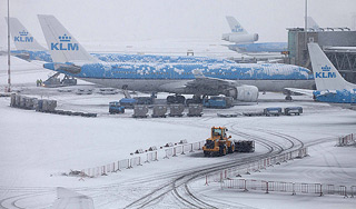 В аэропорту Казани столкнулись самолеты В аэропорту Казани столкнулись самолеты