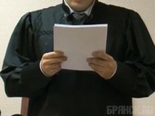 Отправился за решетку мужчина, ударивший сотрудницу полиции