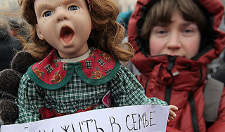 Либералы против защитников сирот Либералы против защитников сирот